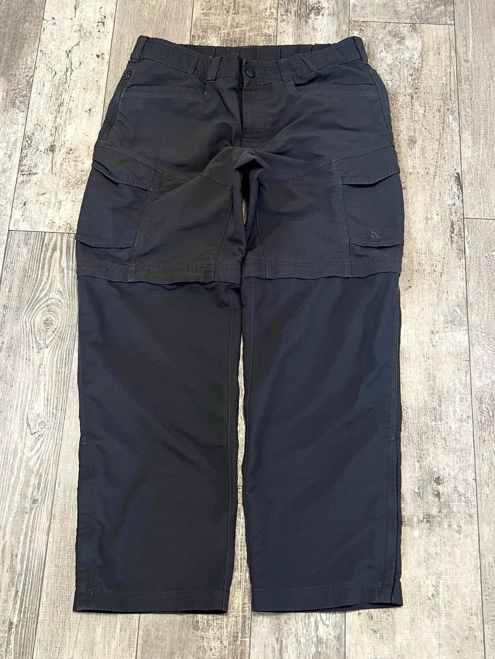 THE NORTH FACE Convertible Zip-Off Cargo Hiking Pants Mens L Dark Charcoal Grey